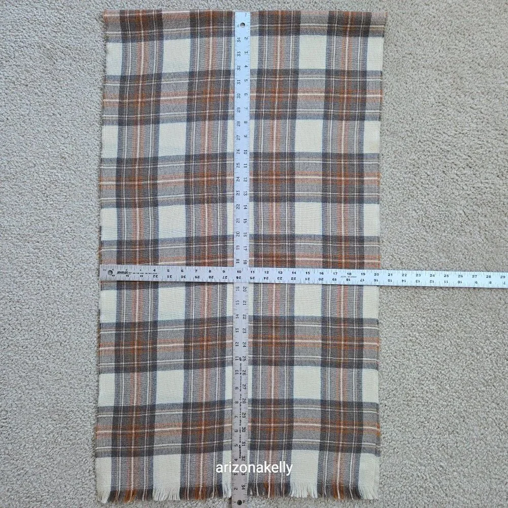NWOT Johnstons Extra Fine Merino Wool Plaid Scarf Scotland